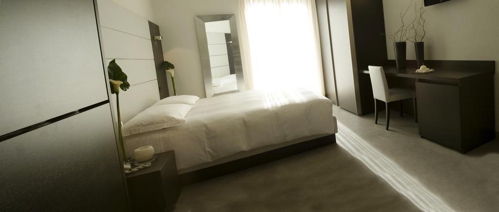 Hotel San Lorenzo Chiavenna Pokoj fotografie