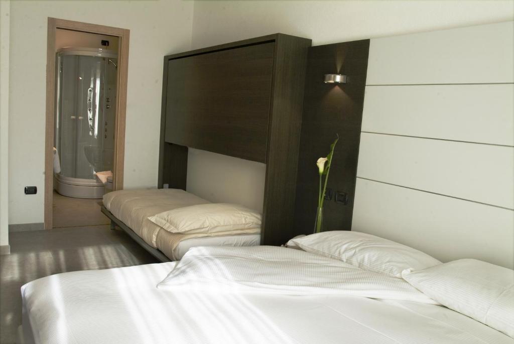 Hotel San Lorenzo Chiavenna Pokoj fotografie